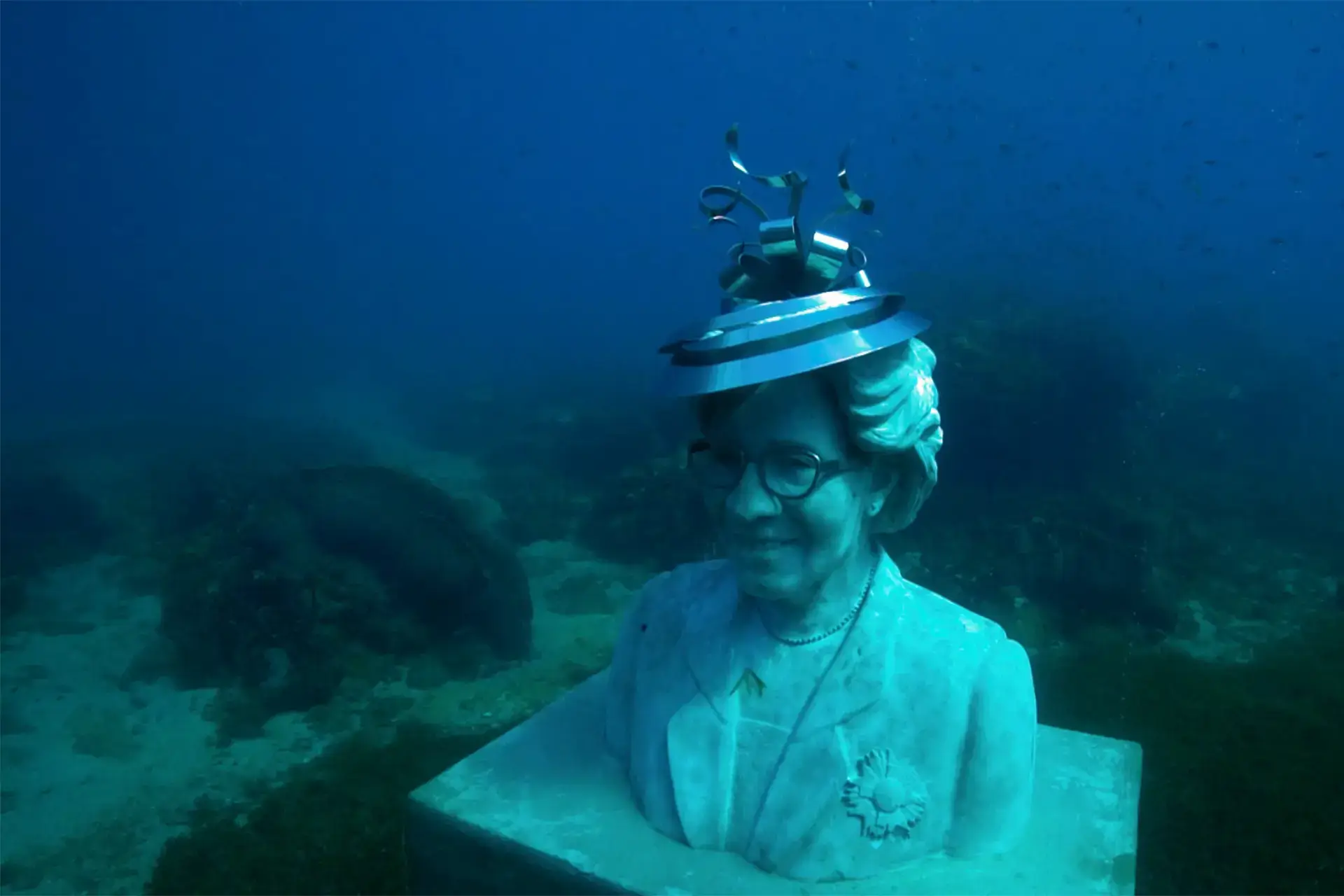 Below dive sculptures
